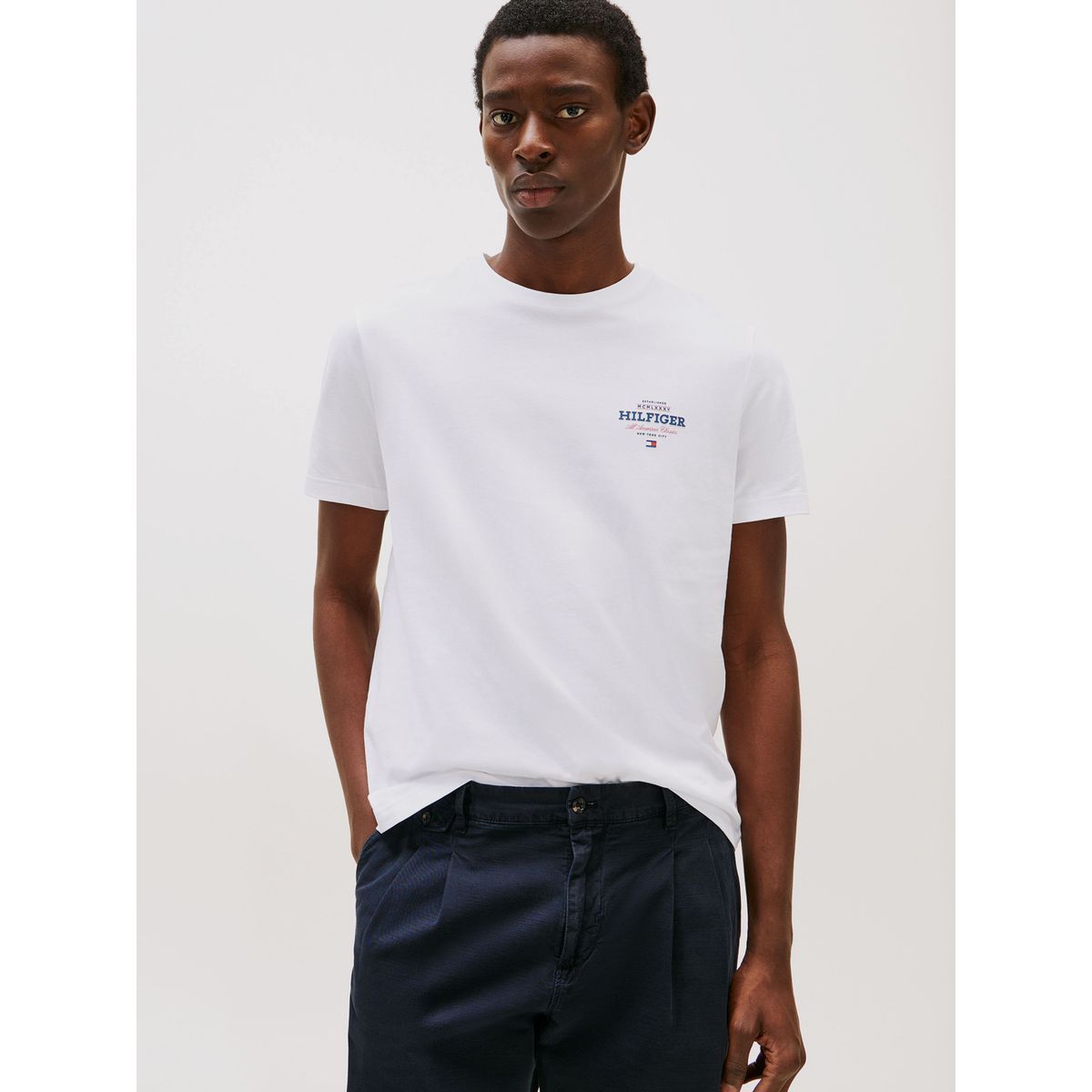 TOMMY HILFIGER - Polera Monotype All America Logo Blanco Tommy Hilfiger