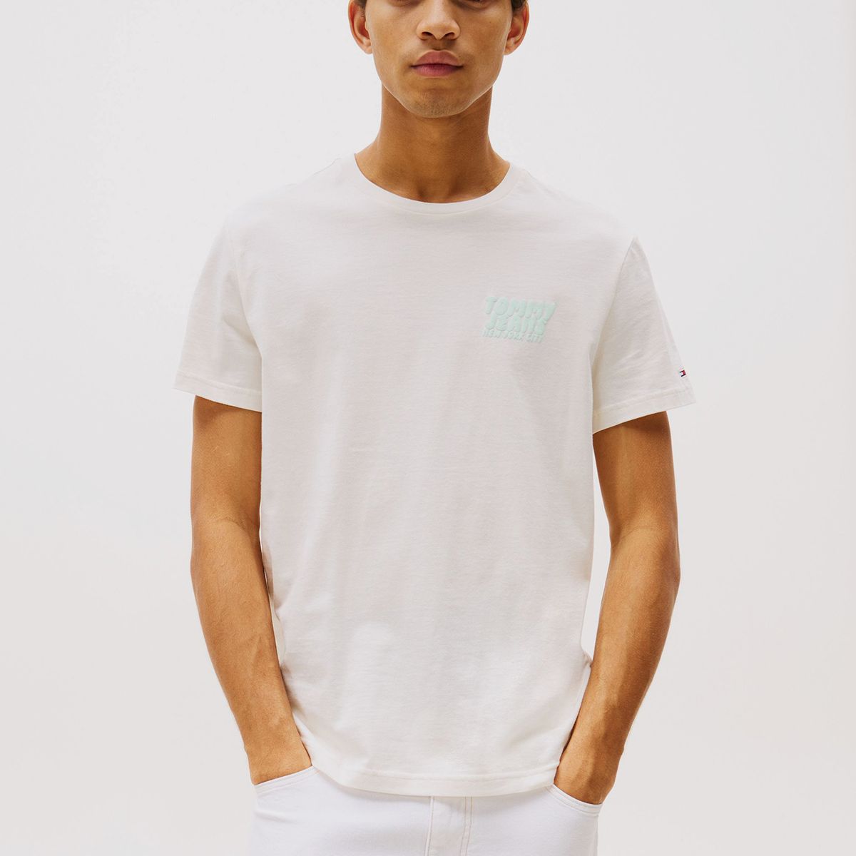 TOMMY HILFIGER - Polera Bubble Logo Slim Fit Blanco Tommy Jeans