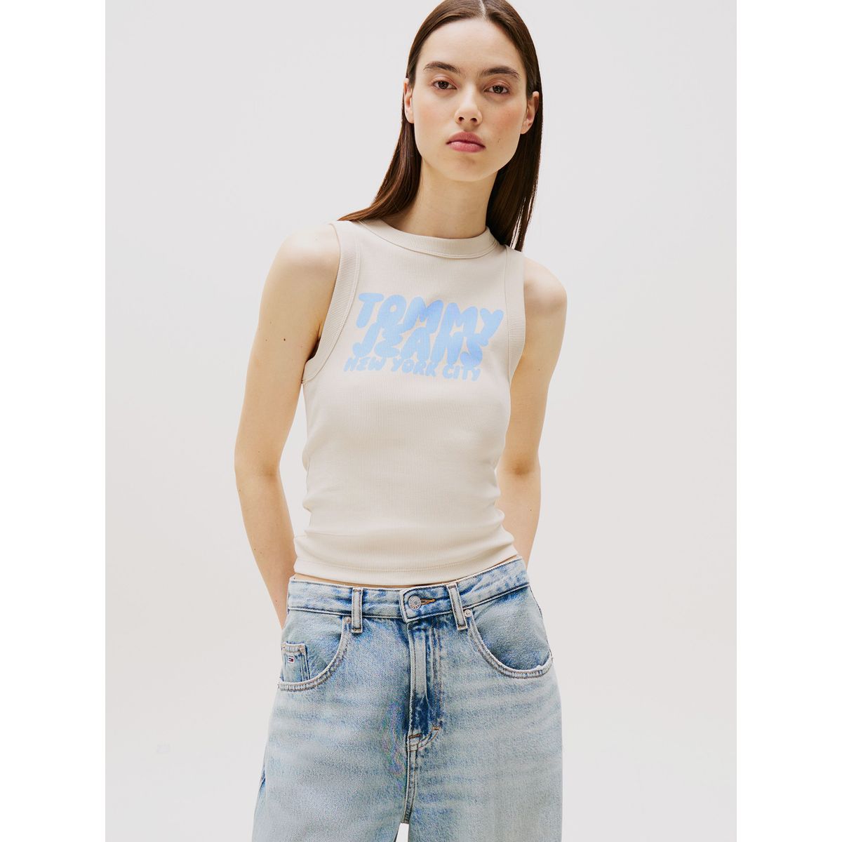 TOMMY HILFIGER - Polera Bubble Con Logo Beige Tommy Jeans