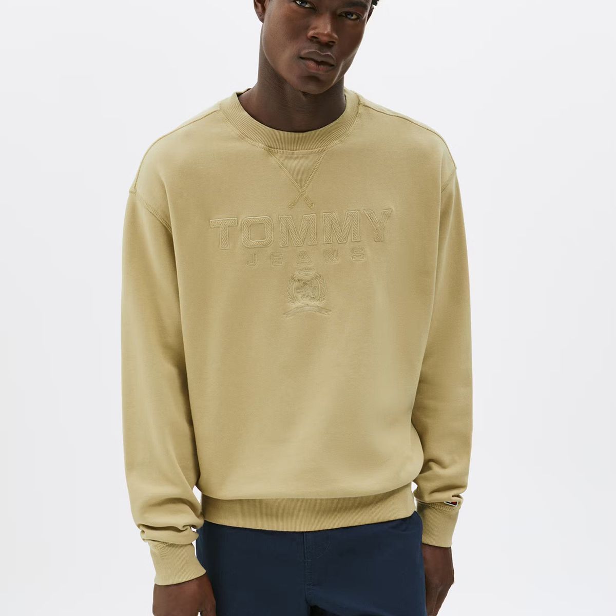 TOMMY HILFIGER - Polerón Varsity Tonal Logo Relaxed Beige Tommy Jeans