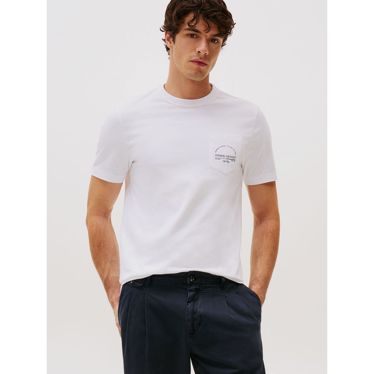 TOMMY HILFIGER - Polera Arch Pocket Con Logo Blanco Tommy Hilfiger