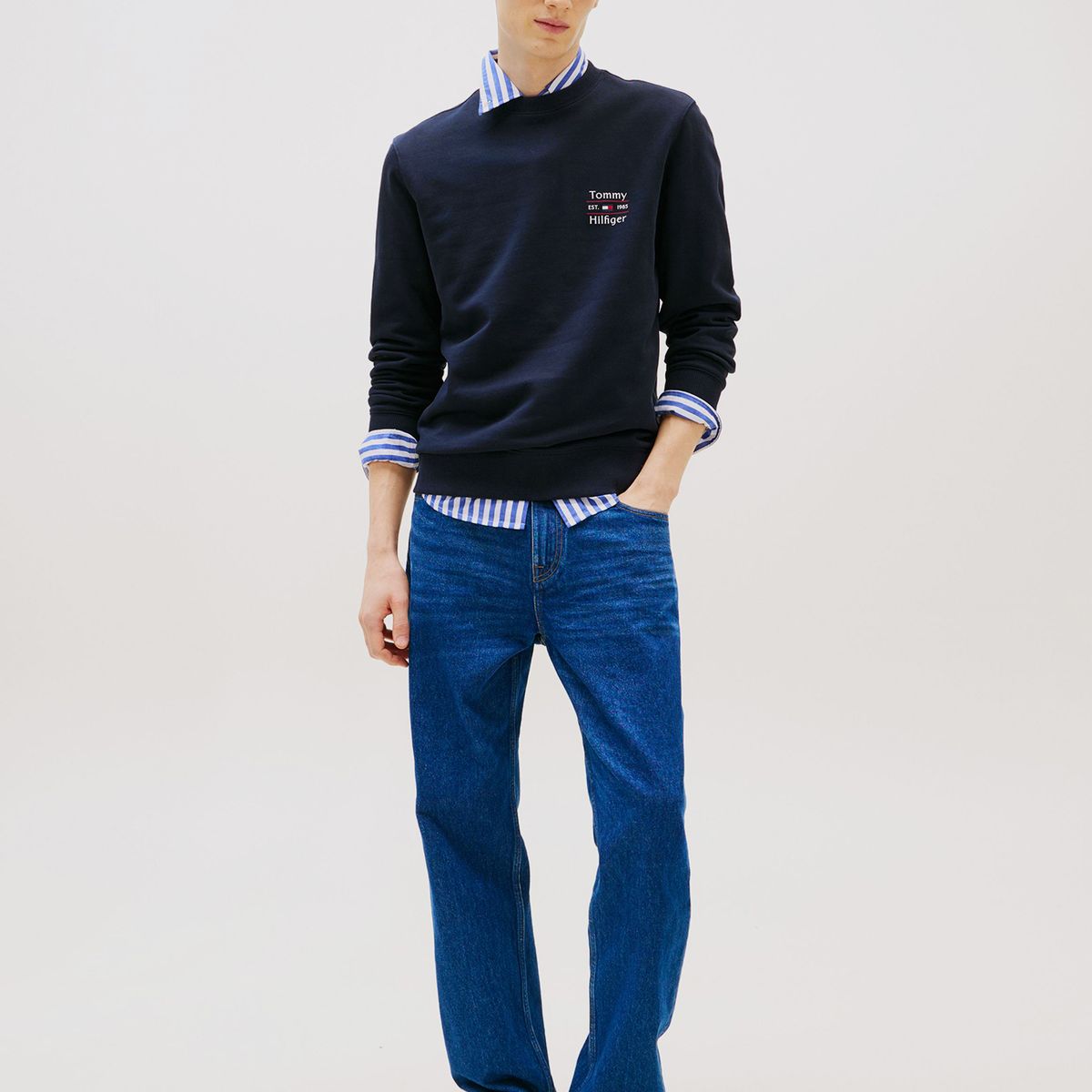 TOMMY HILFIGER - Polerón Solid Stack Logo Azul Tommy Hilfiger