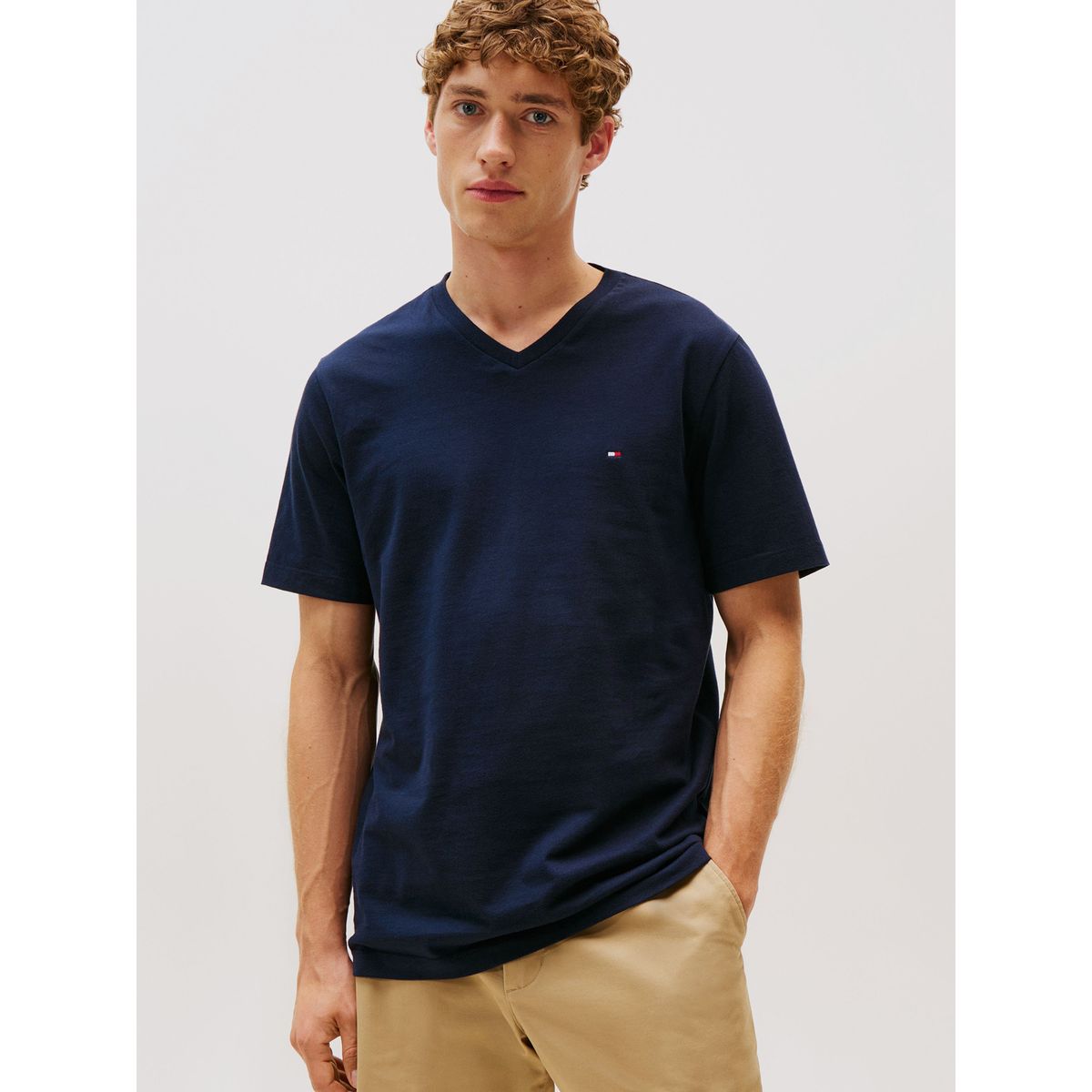 TOMMY HILFIGER - Polera Essential Cotton V-Neck Regular Fit Azul Tommy Hilfiger