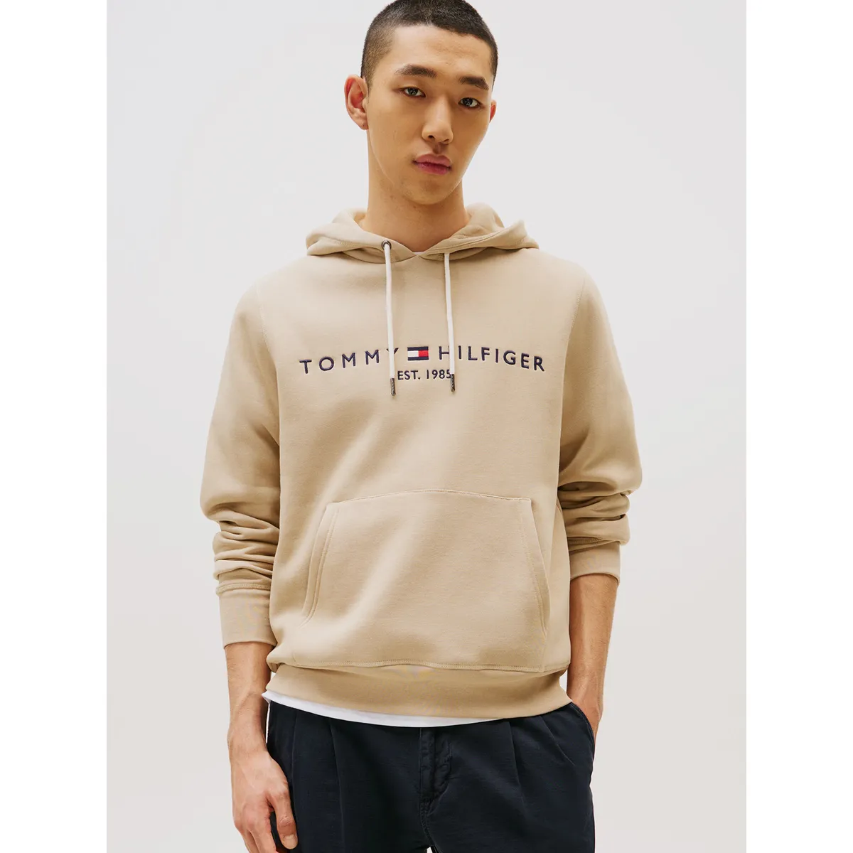 TOMMY HILFIGER - Polerón Hoodie Established 1985 Logo Beige Tommy Hilfiger