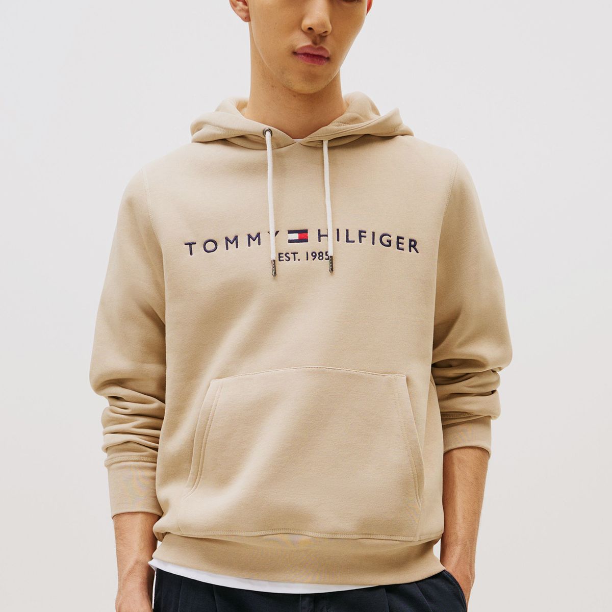 TOMMY HILFIGER - Polerón Hoodie Established 1985 Logo Beige Tommy Hilfiger