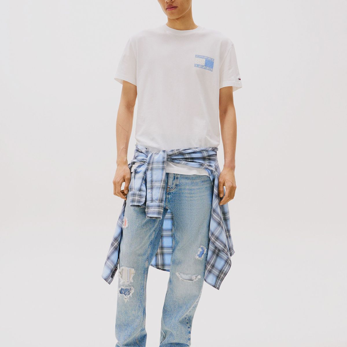 TOMMY HILFIGER - Polera Paisley Flag Logo Blanco Tommy Jeans