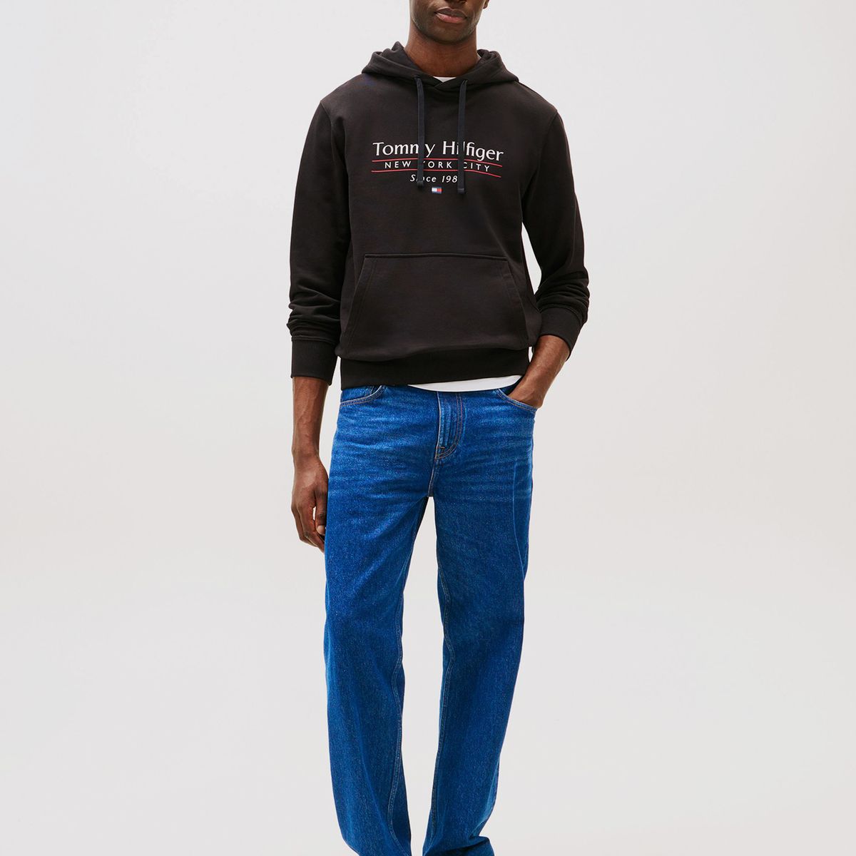 TOMMY HILFIGER - Polerón Hoodie Center Stack Logo Negro Tommy Hilfiger