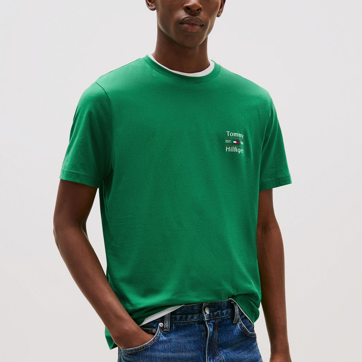 TOMMY HILFIGER - Polera Stack Con Logo Regular Fit Verde Tommy Hilfiger