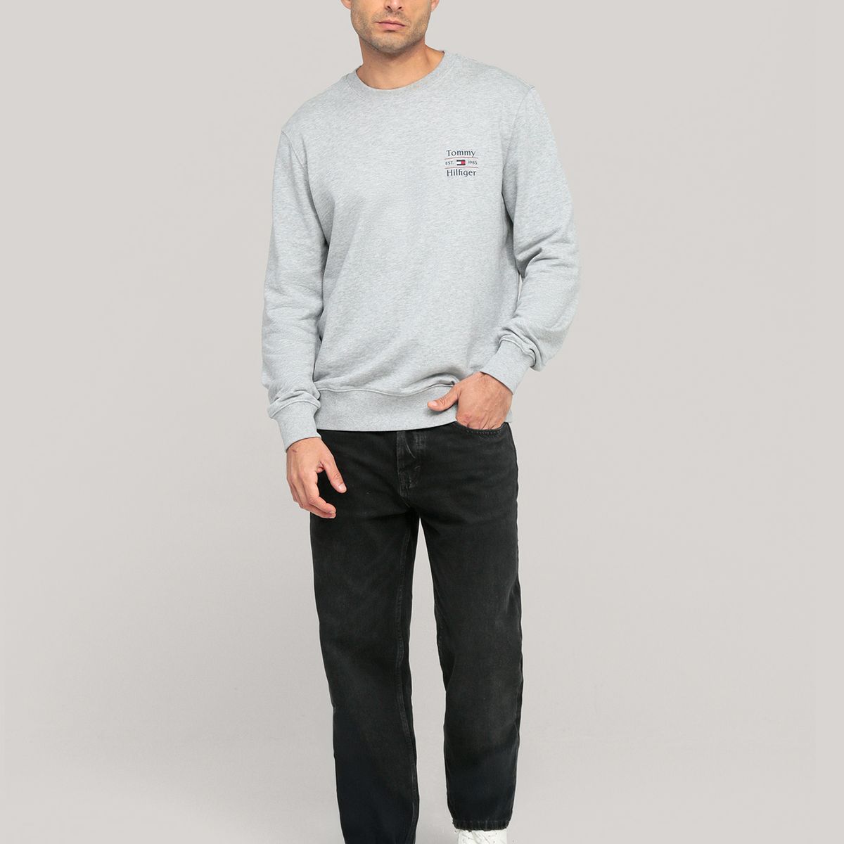 TOMMY HILFIGER - Polerón Solid Stack Logo Gris Tommy Hilfiger