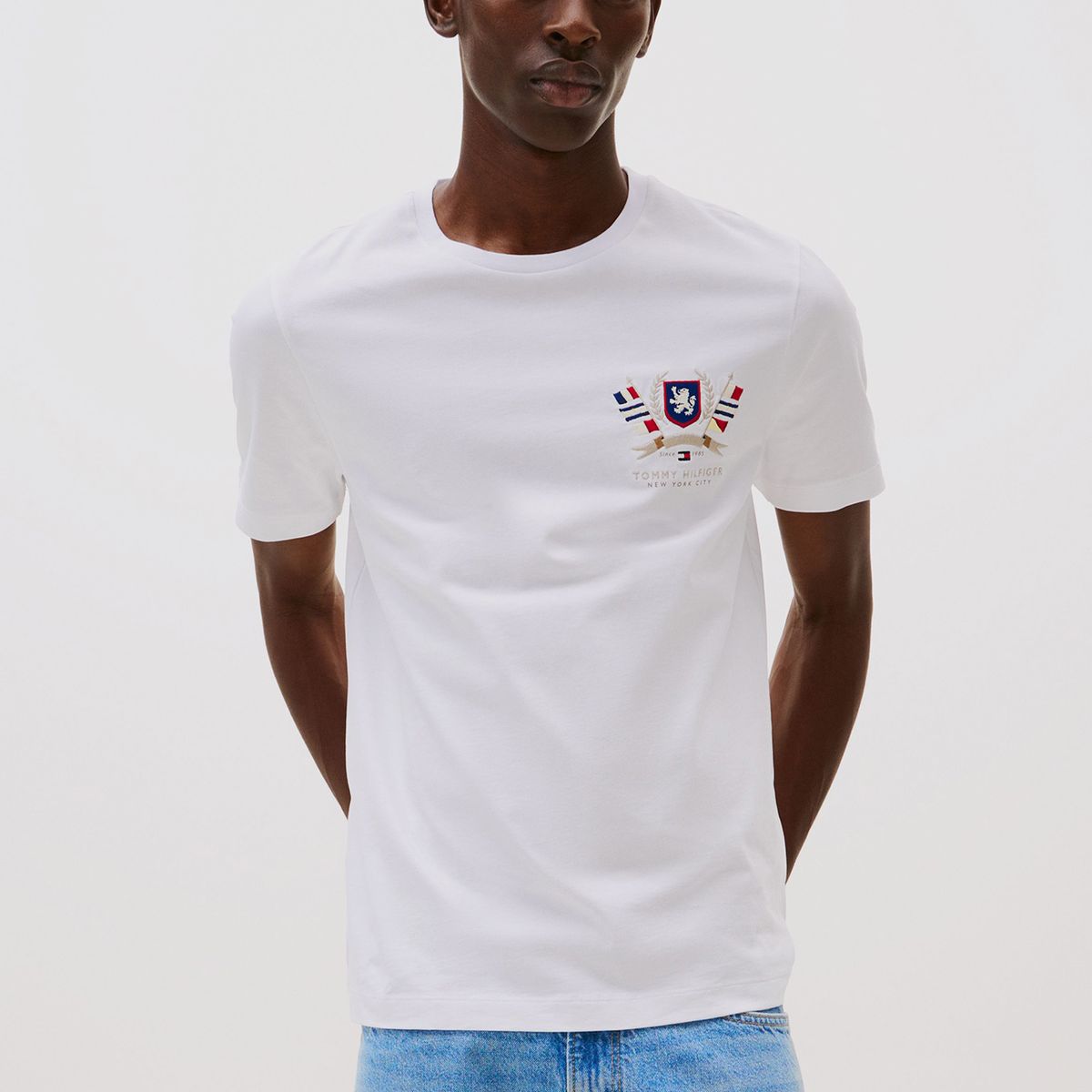 TOMMY HILFIGER - Polera Hilfiger Colour Crest Blanco Tommy Hilfiger
