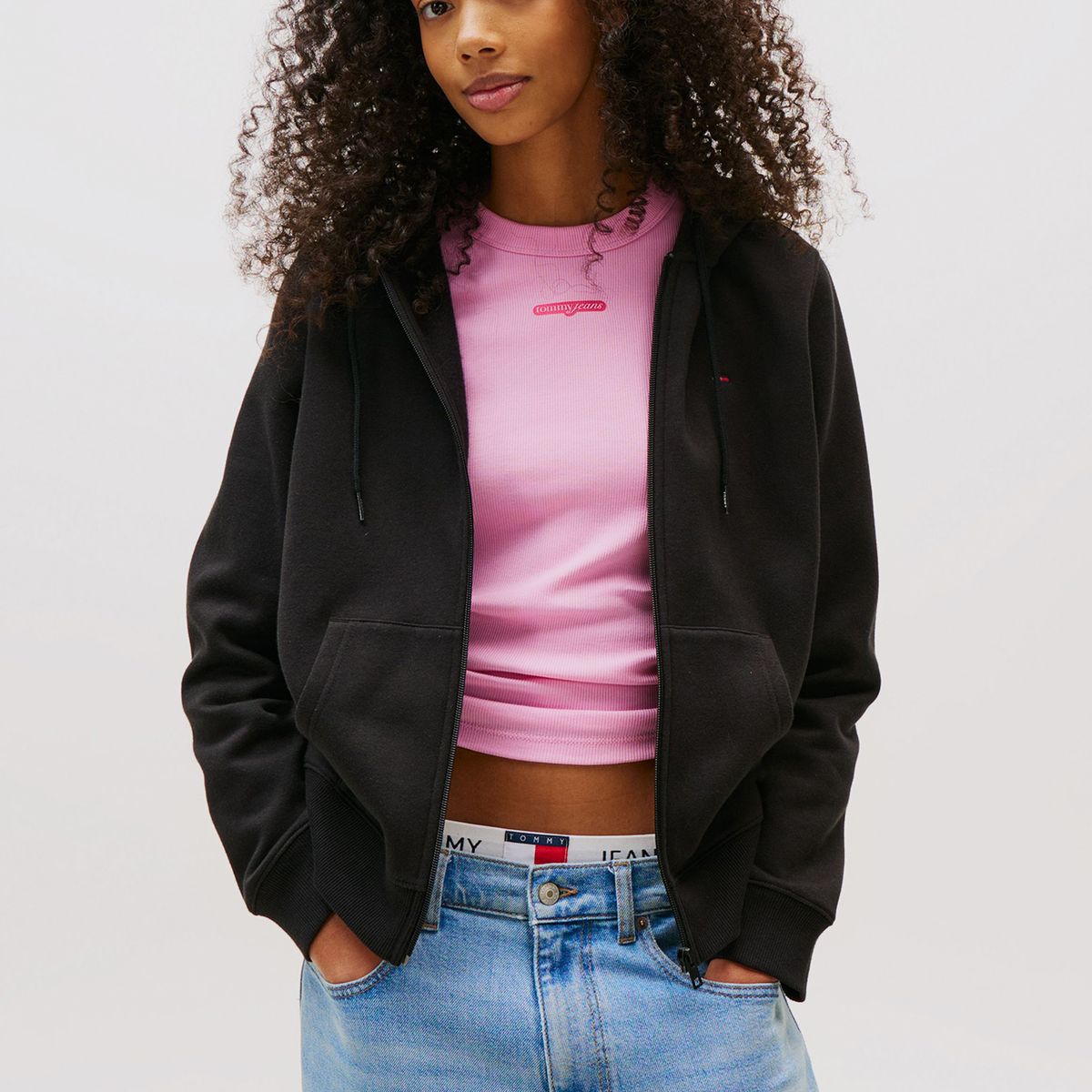 TOMMY HILFIGER - Polerón Hoodie Regular Fit Con Logo Negro Tommy Jeans