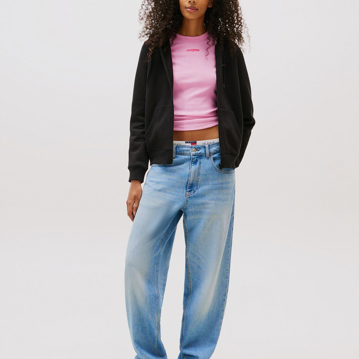 TOMMY HILFIGER - Polerón Hoodie Regular Fit Con Logo Negro Tommy Jeans