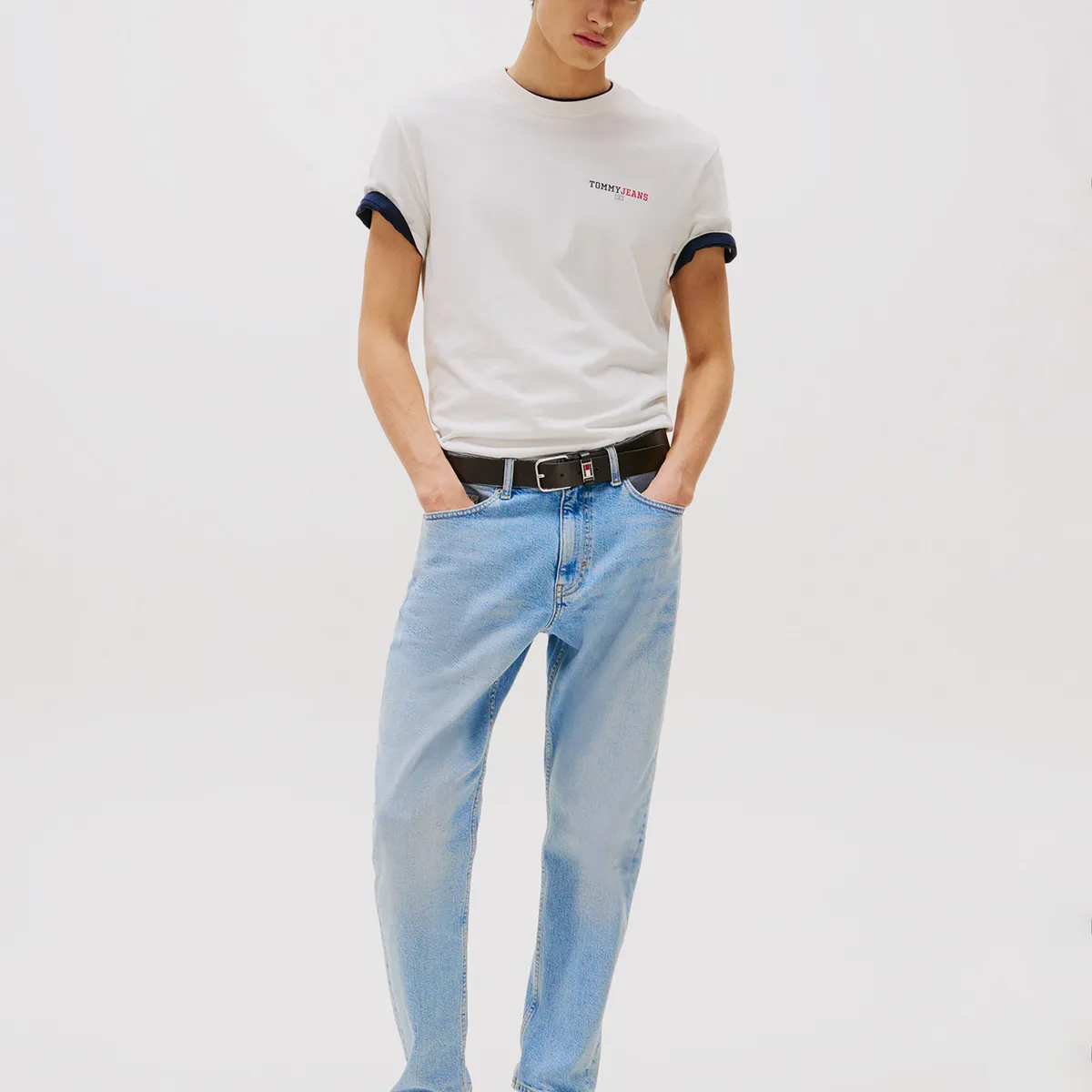 TOMMY HILFIGER - Polera Graphic Logo Regular Fit Blanco Tommy Jeans