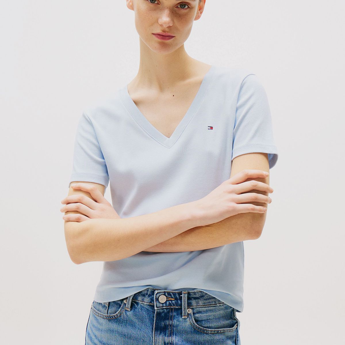 TOMMY HILFIGER - Polera A Rayas V-Neck Slim Fit Celeste Tommy Hilfiger