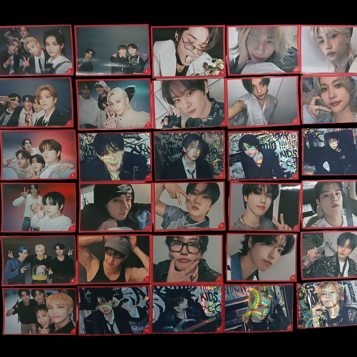 GENERICO - Mini Álbum StrayKids + Todas Sus Láminas A Pegar