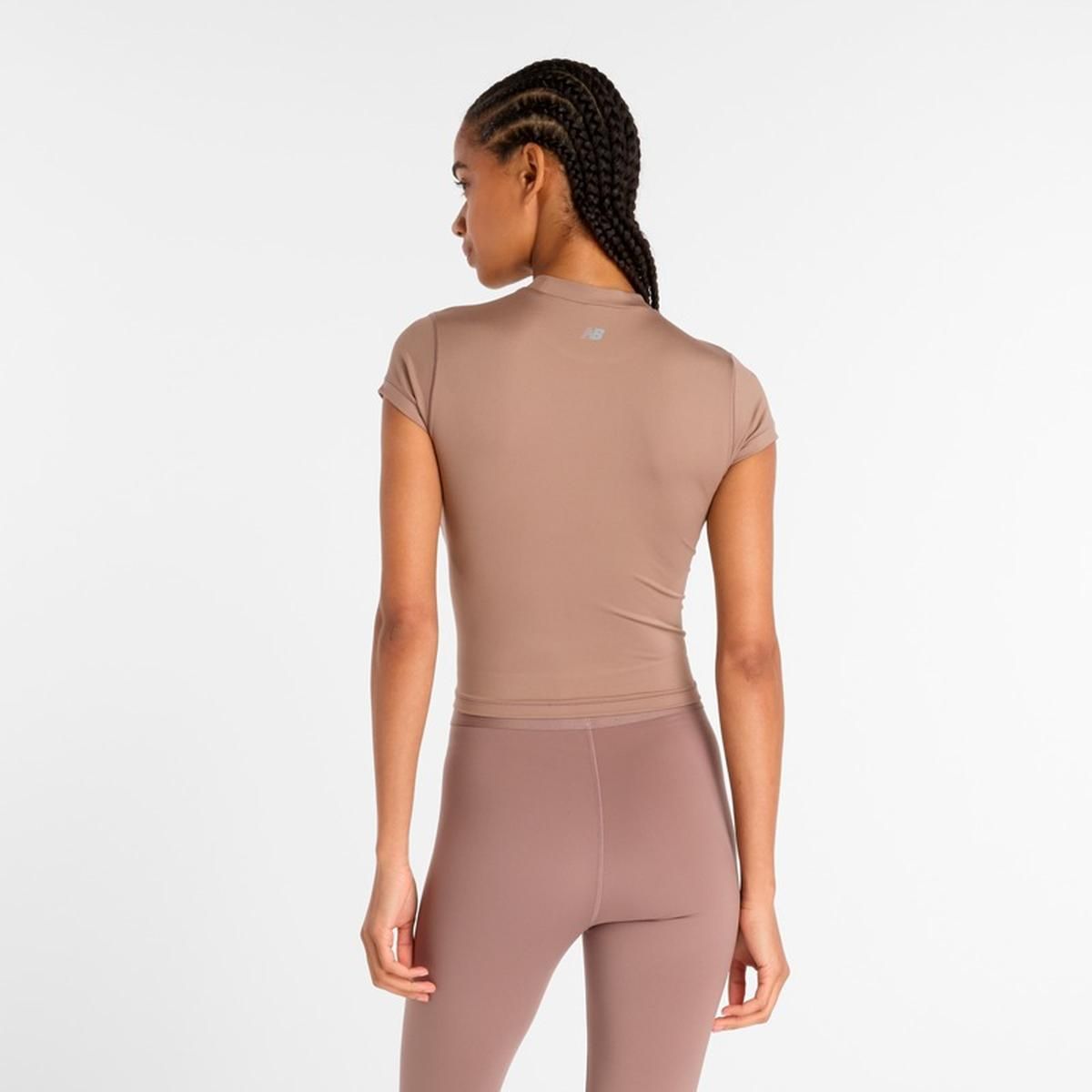 NEW BALANCE - Polera Entrenamiento Mujer New Balance NB Define Fitted Café