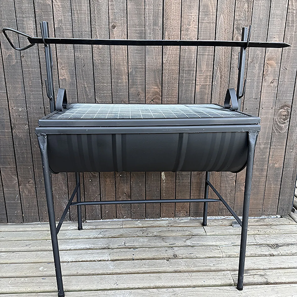 GENERICO - Parrilla Móvil Con Espada - Carbón 59 Cm Santa Parrilla