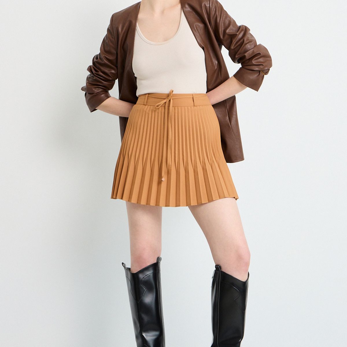 IO - Falda Corta Mujer Café Io