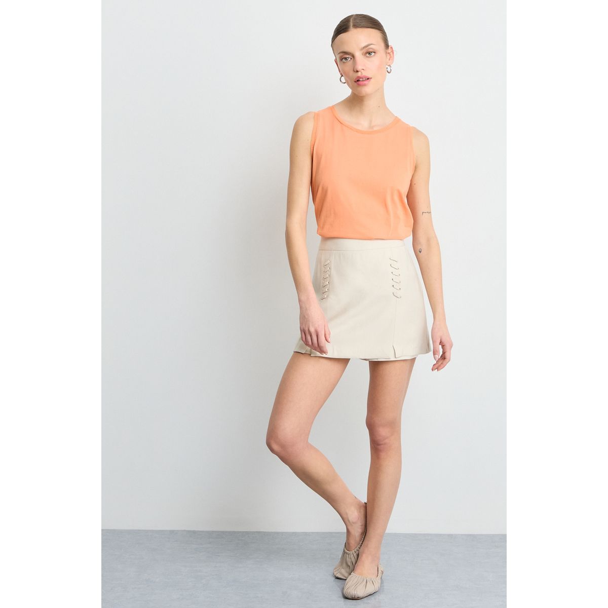 IO - Short Mujer Beige Io