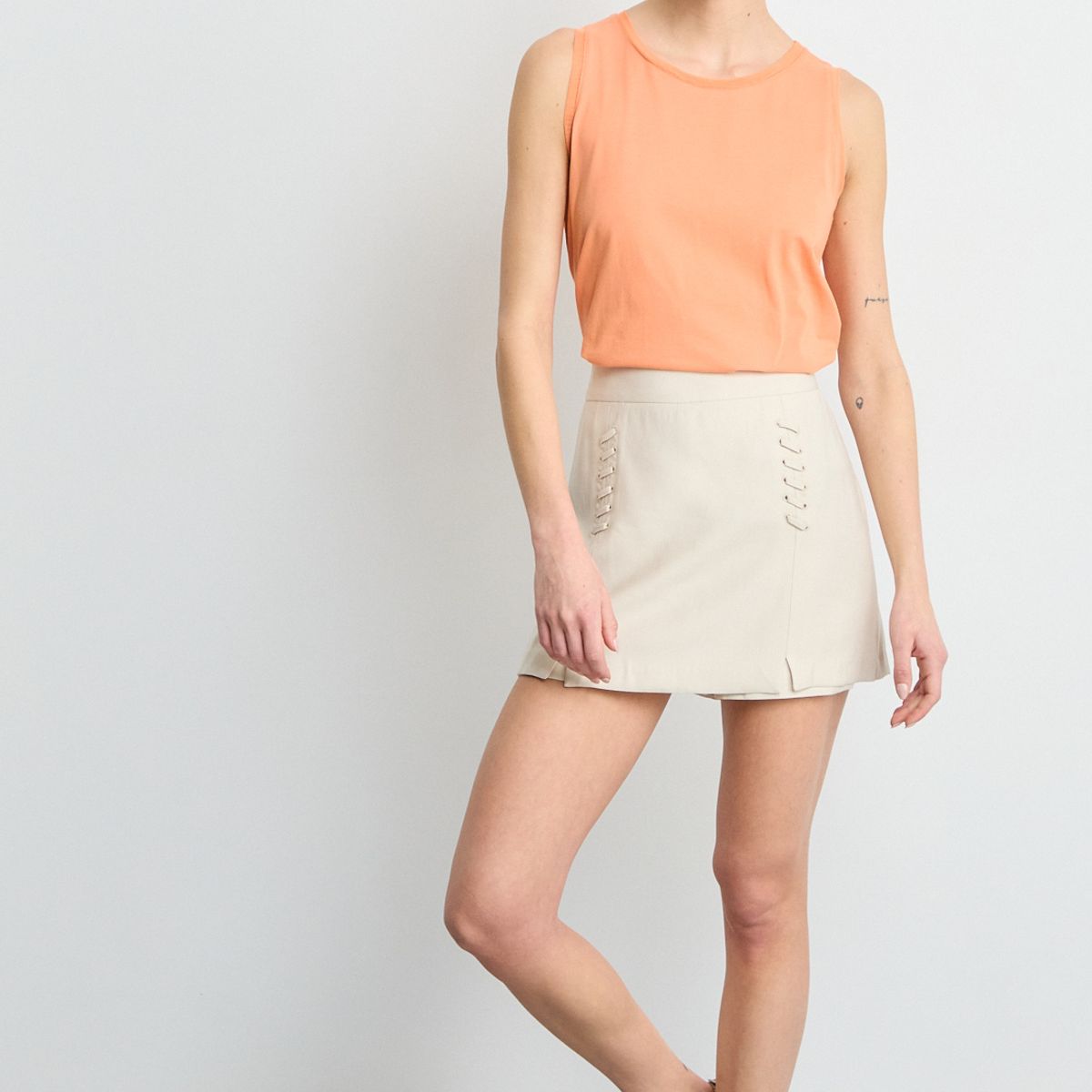 IO - Short Mujer Beige Io