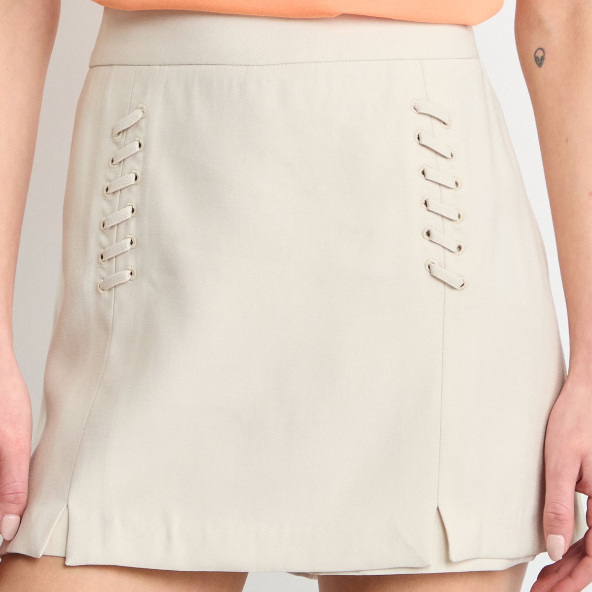 IO - Short Mujer Beige Io