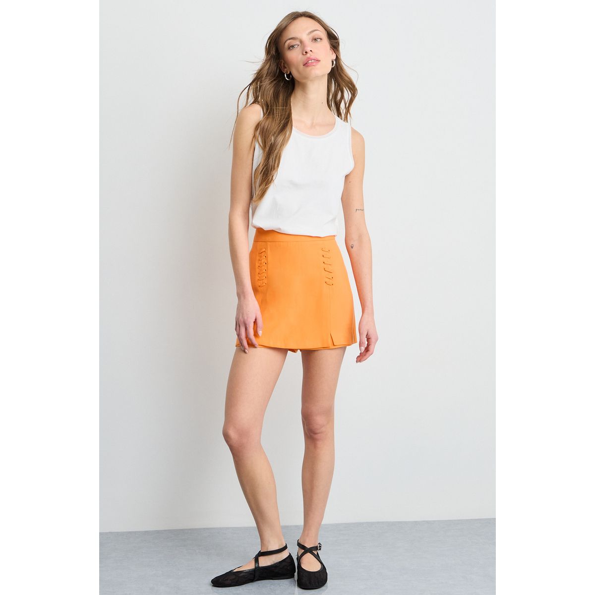 IO - Short Mujer Naranjo Io