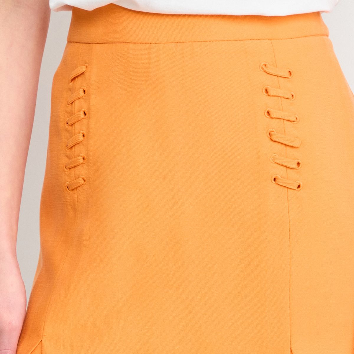 IO - Short Mujer Naranjo Io