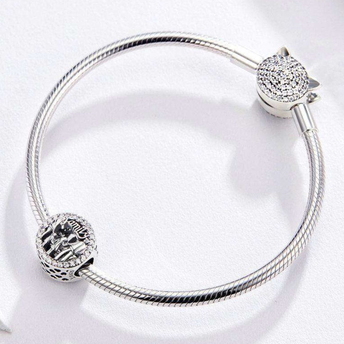 LK LUKSO - Charm Familia en Plata 925 con Circones Brillantes