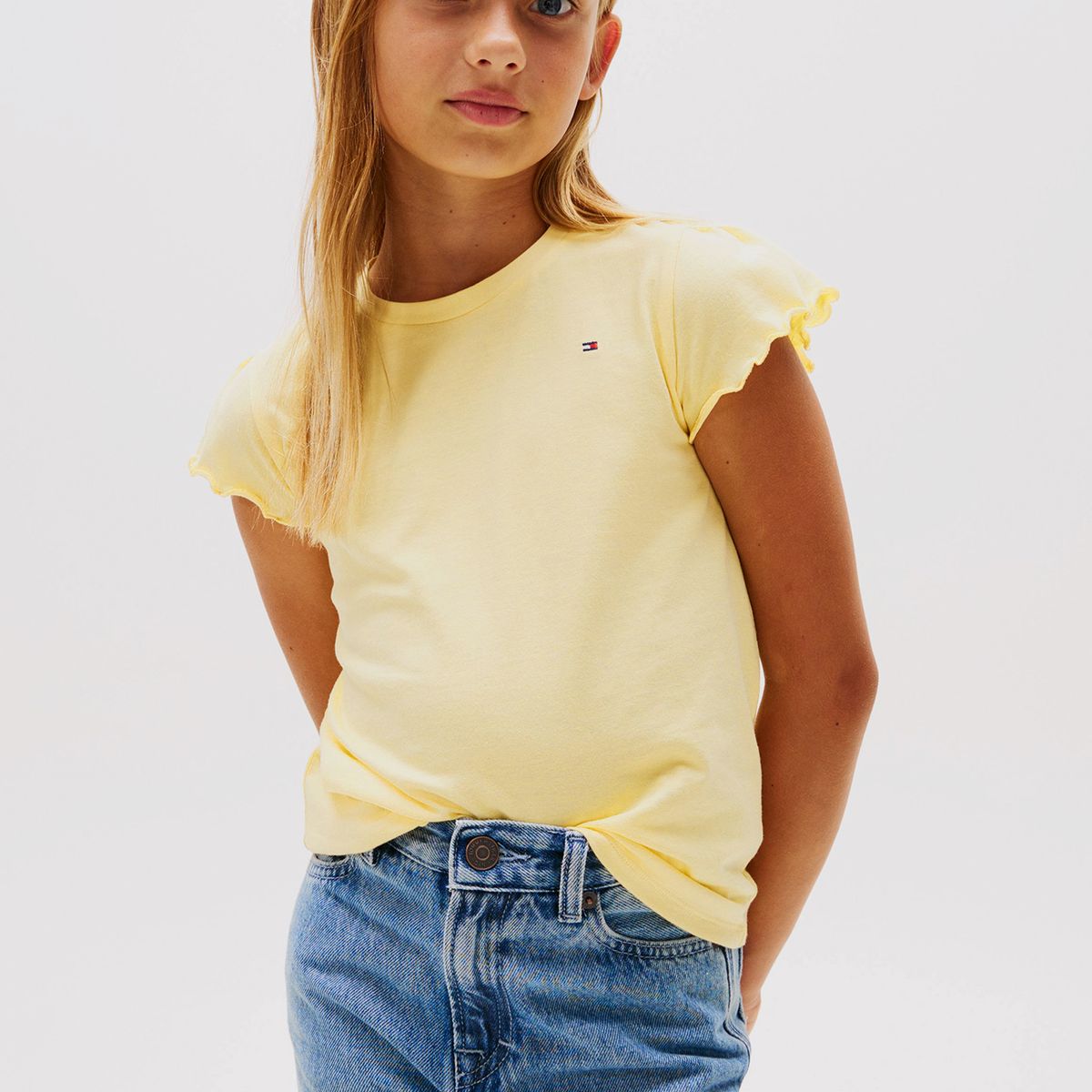 TOMMY HILFIGER - Polera Essential De Corte Slim Con Volantes Amarillo Tommy Hilfiger