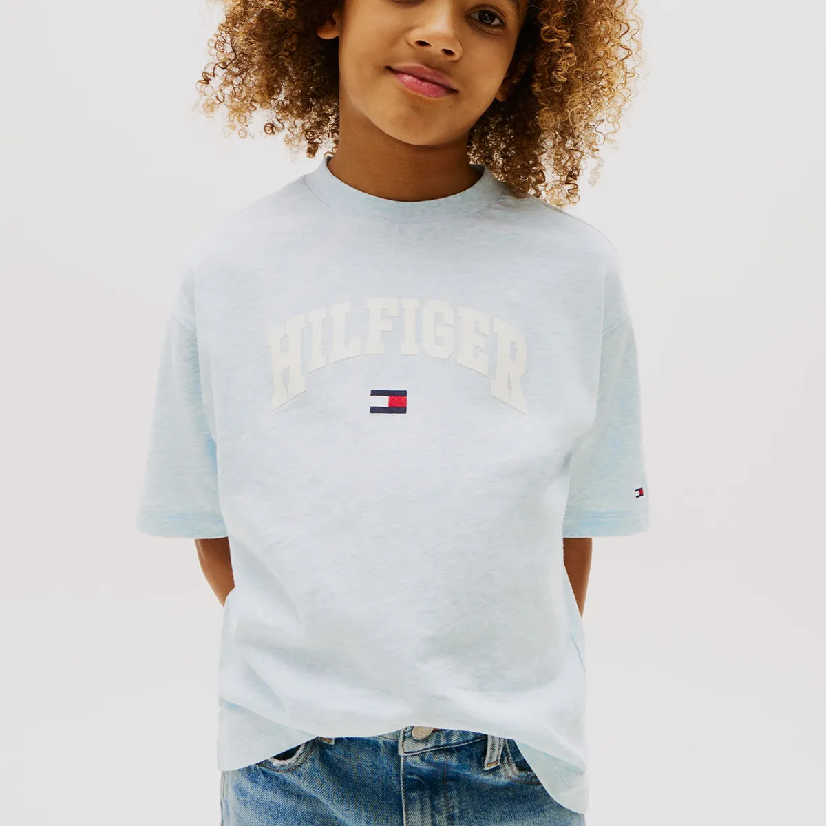 TOMMY HILFIGER - Polera Con Logo Universitario Azul Tommy Hilfiger