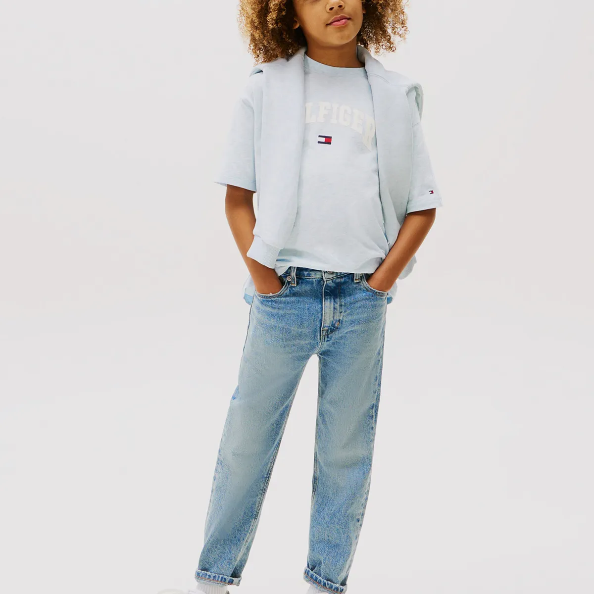 TOMMY HILFIGER - Polera Con Logo Universitario Azul Tommy Hilfiger