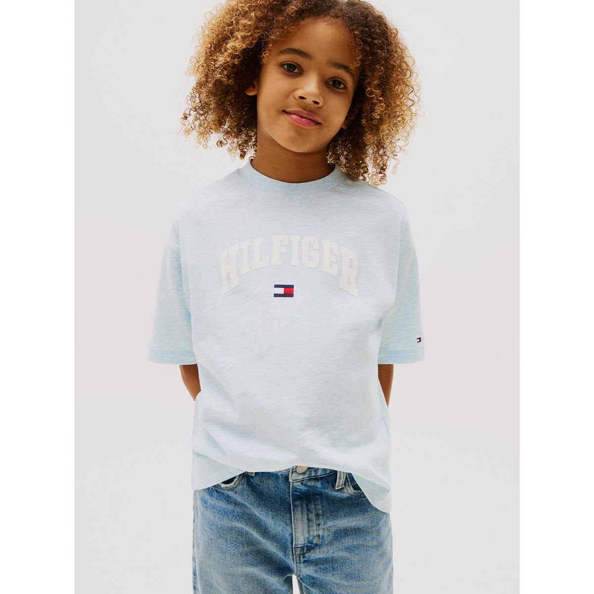 TOMMY HILFIGER - Polera Con Logo Universitario Azul Tommy Hilfiger