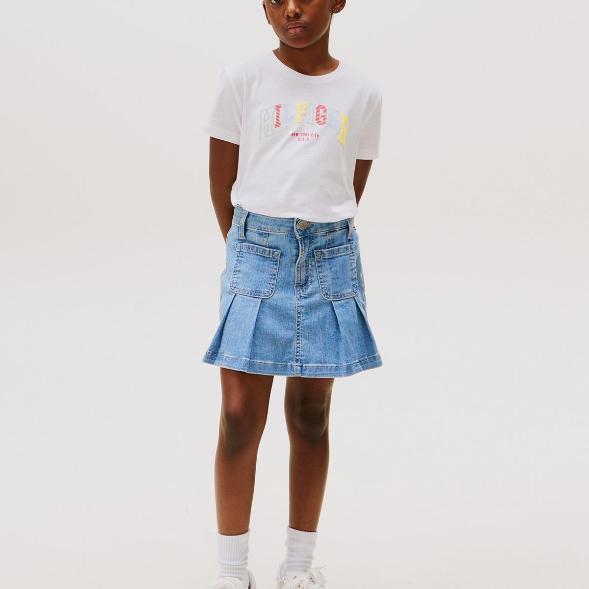 TOMMY HILFIGER - Polera Tipo Universitaria De Cuello Redondo Blanco Tommy Hilfiger