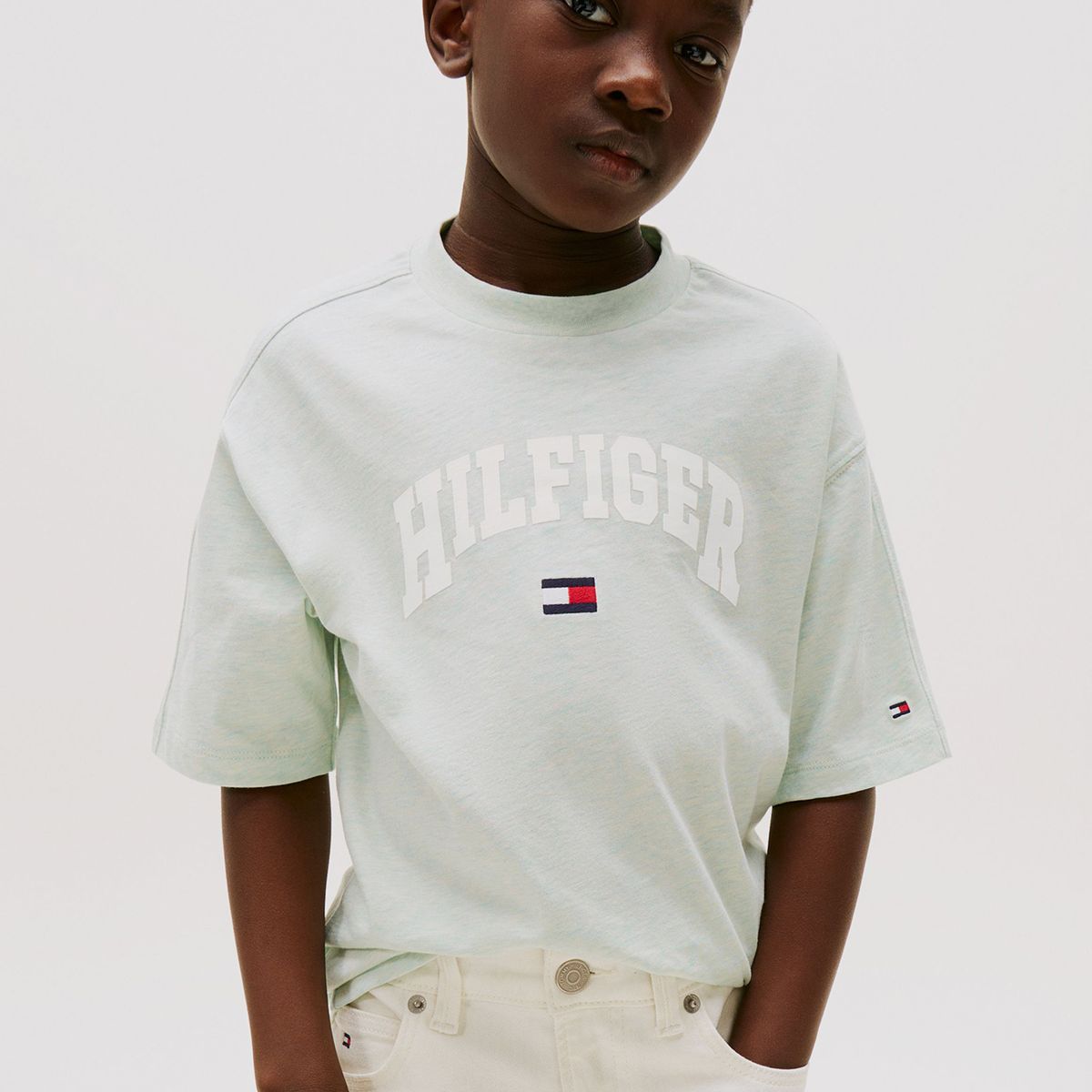 TOMMY HILFIGER - Polera Con Logo Universitario Verde Tommy Hilfiger