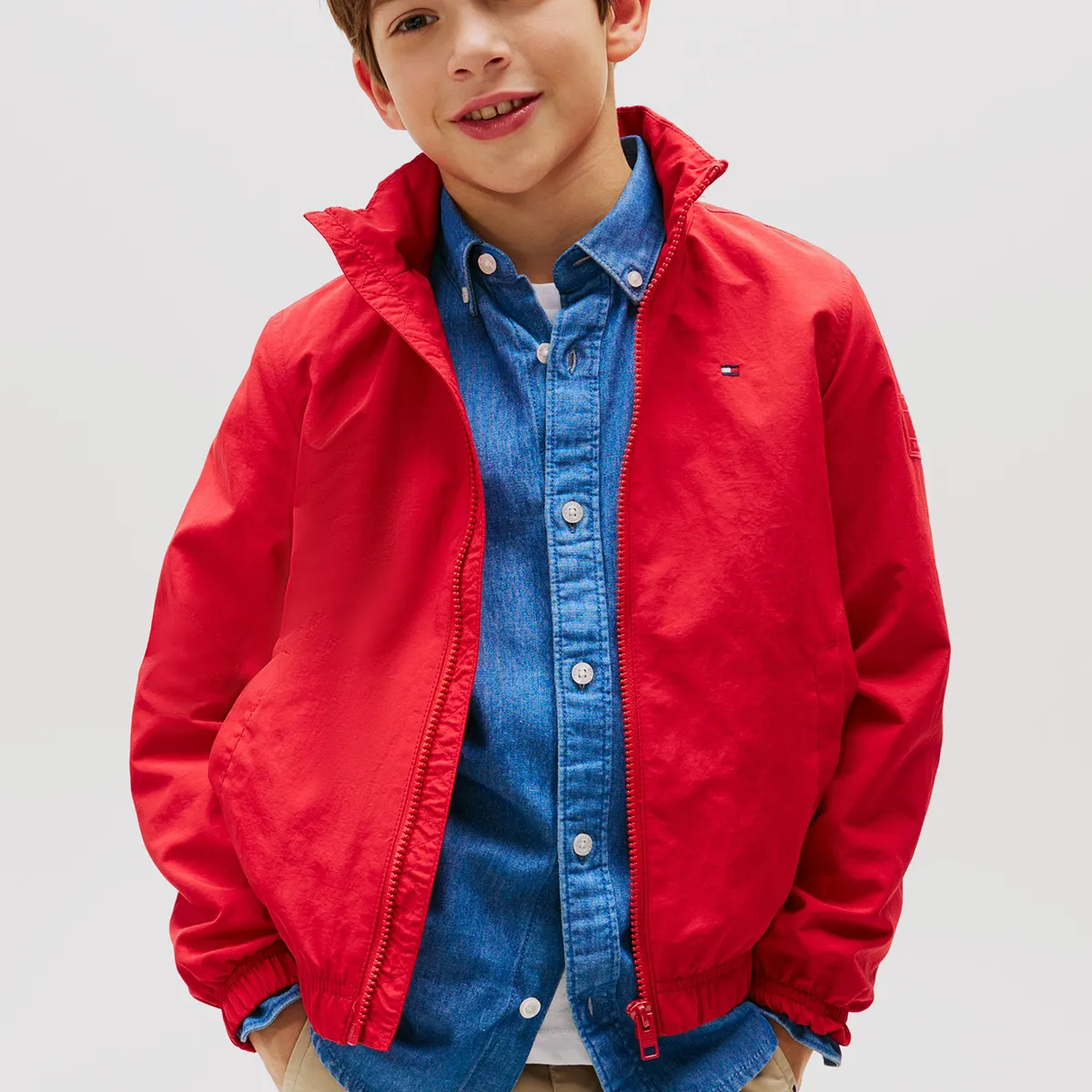 TOMMY HILFIGER - Chaqueta Con Gorro Y Parche Del Logo Rojo Tommy Hilfiger