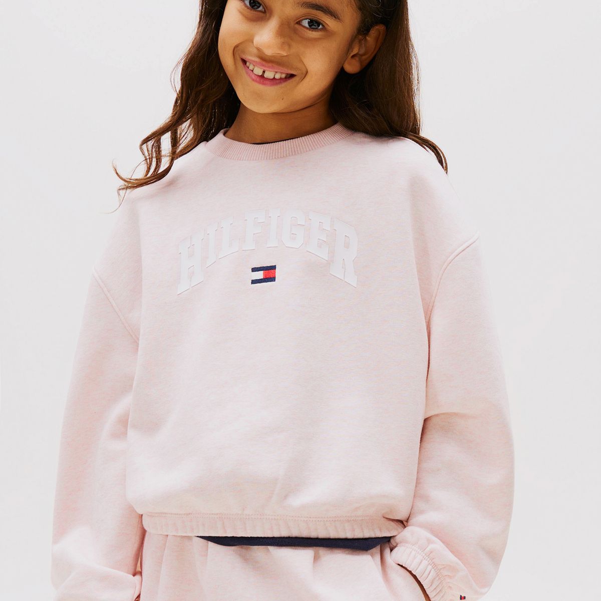 TOMMY HILFIGER - Polerón Universitario De Corte Amplio Rosado Tommy Hilfiger