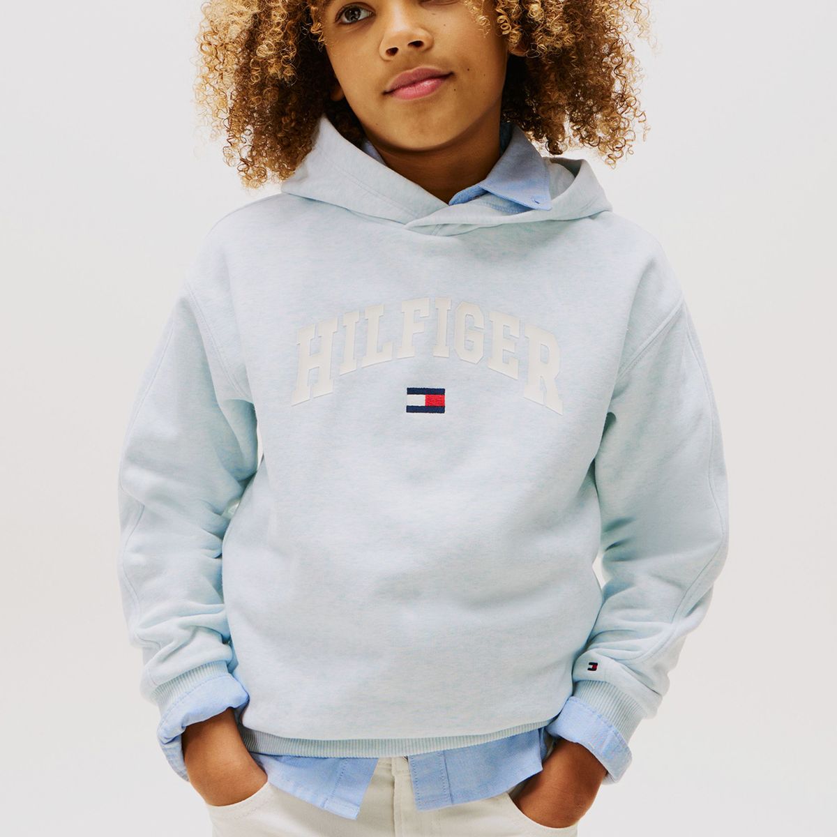 TOMMY HILFIGER - Polerón Gorro Estilo Universitario Celeste Tommy Hilfiger