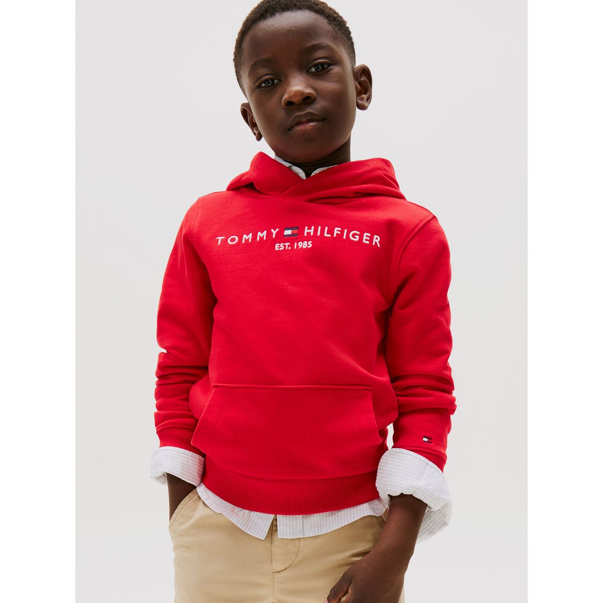 TOMMY HILFIGER - Polerón Con Gorro Y Logo Bordado Essential Rojo Tommy Hilfiger