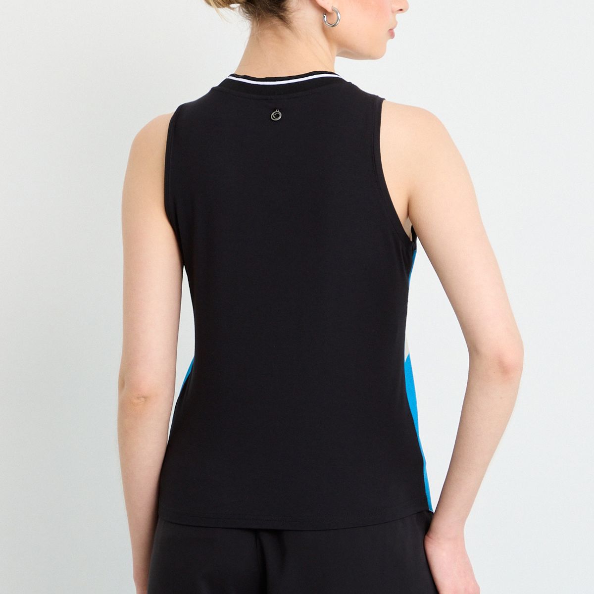 IO - Polera Sin Mangas Mujer Negro Io