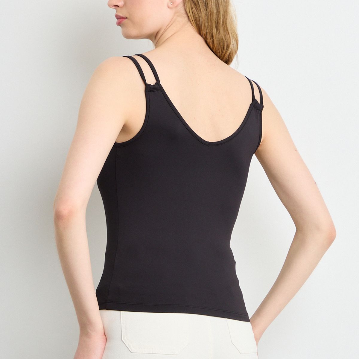 IO - Polera Sin Mangas Mujer Negro Io