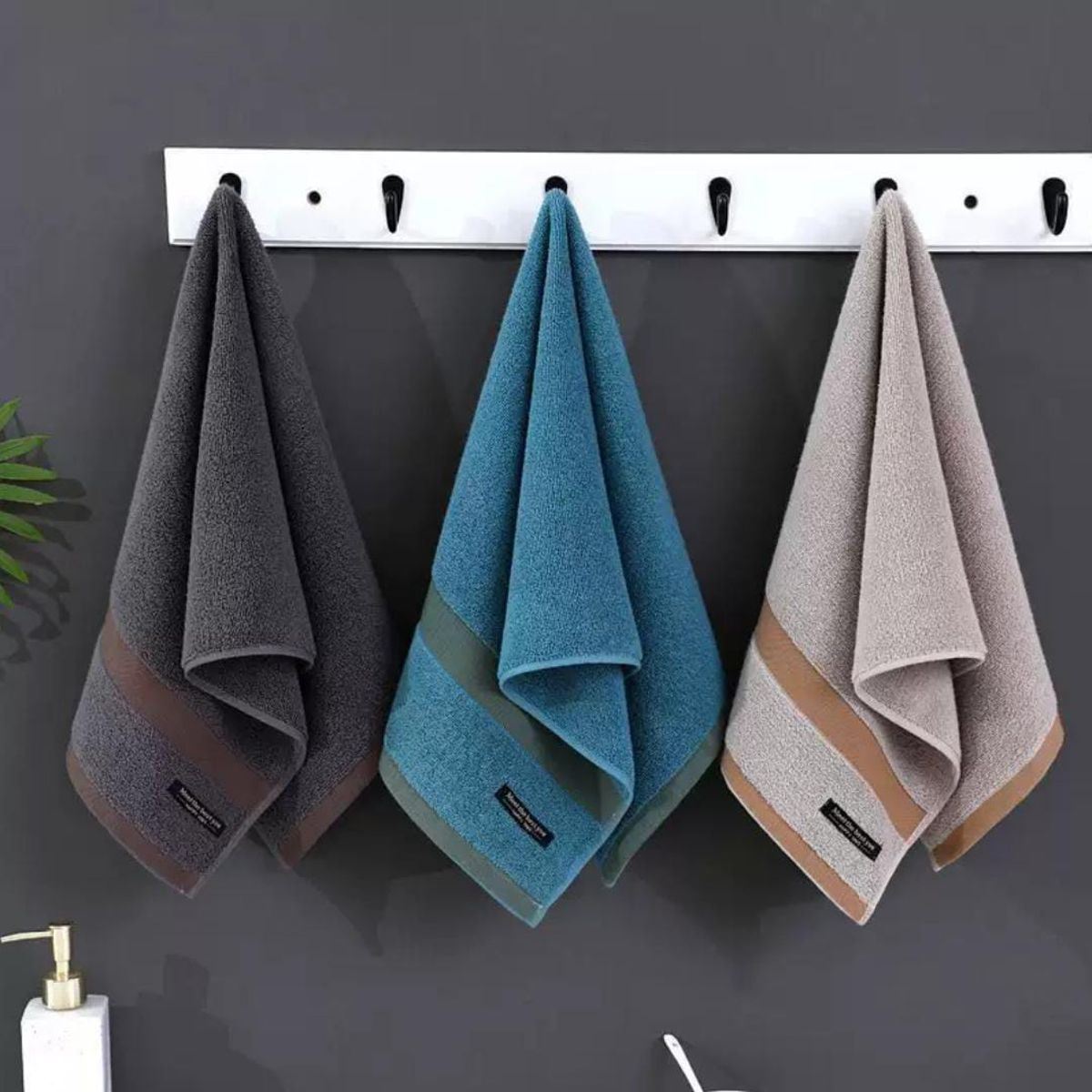 HOMEY - Pack De 2 Toallas De Poliester Diseño Liso Con Lineas70x140
