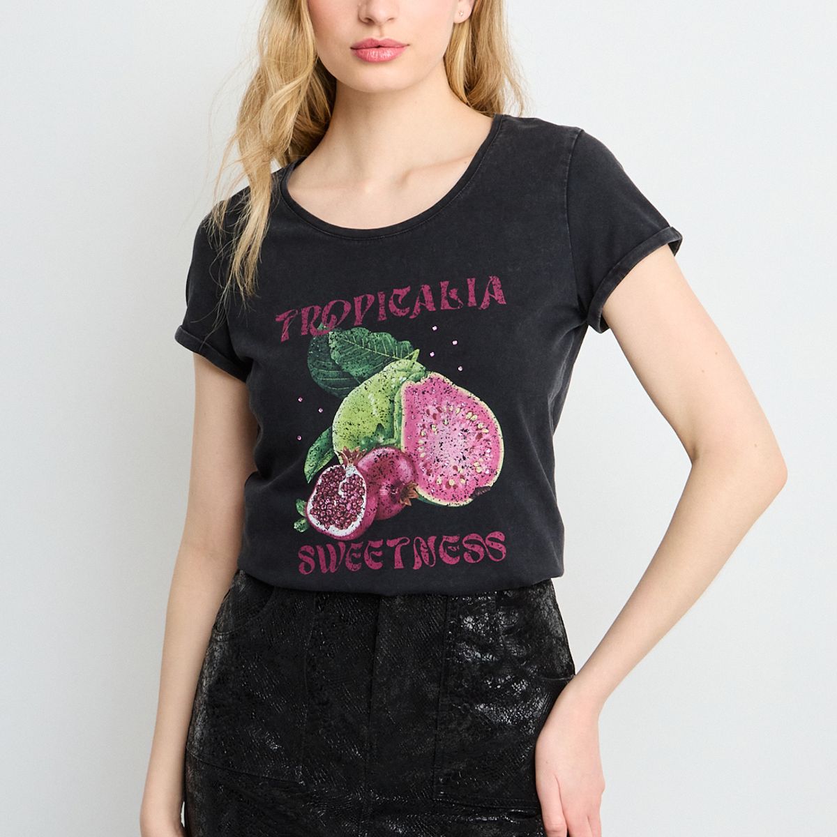 IO - Polera Manga Corta Mujer Negro Io