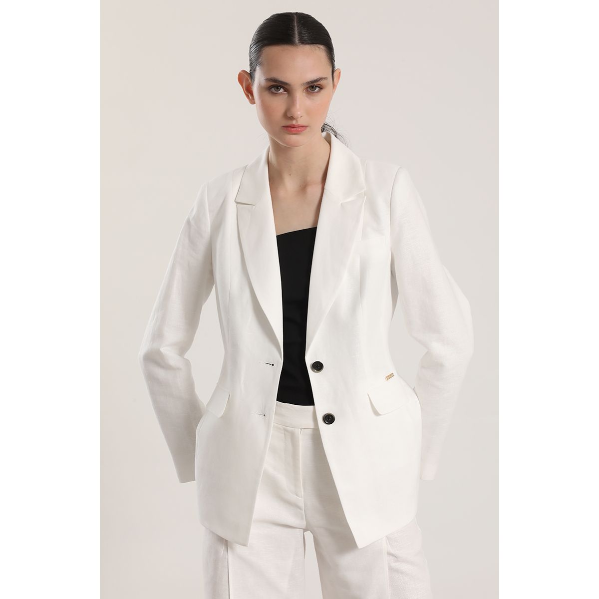 LIOLA - Blazer clásico entallado lino Liola mujer crudo