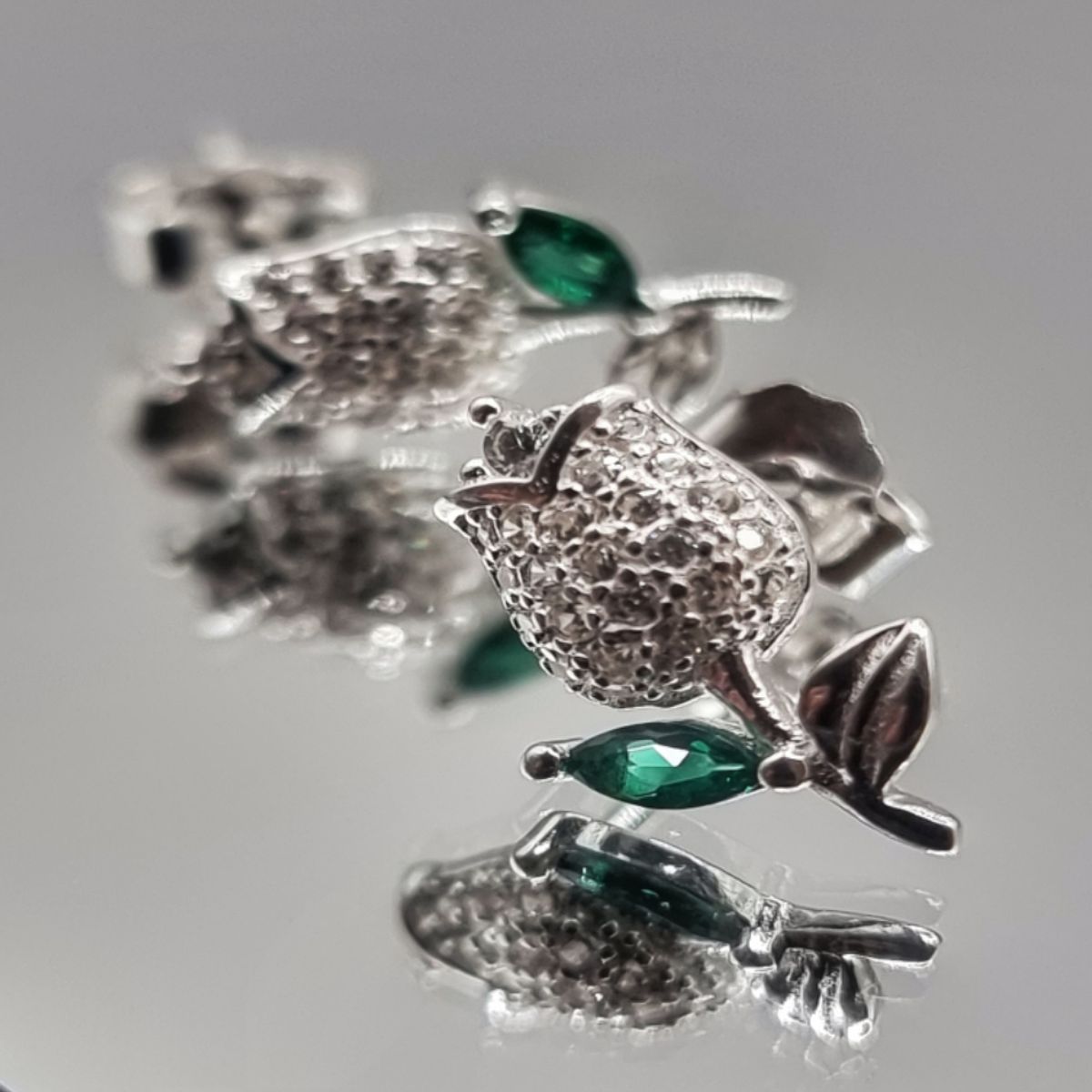 GENERICO - Aros Flor Tulipán Circones Esmeralda en Plata 925