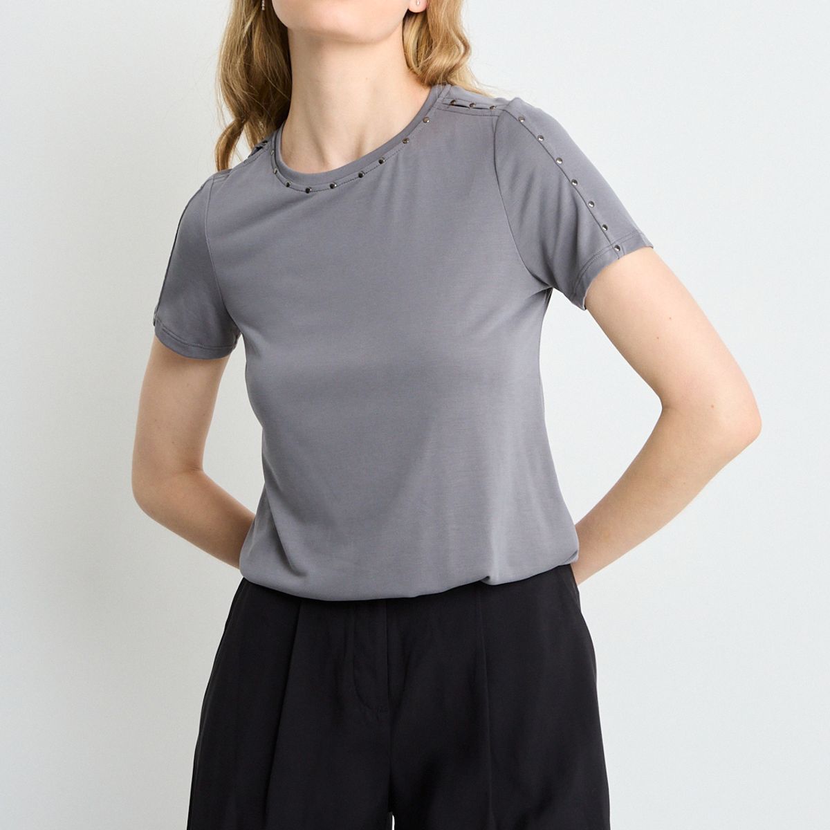 IO - Polera Manga Corta Mujer Gris Io