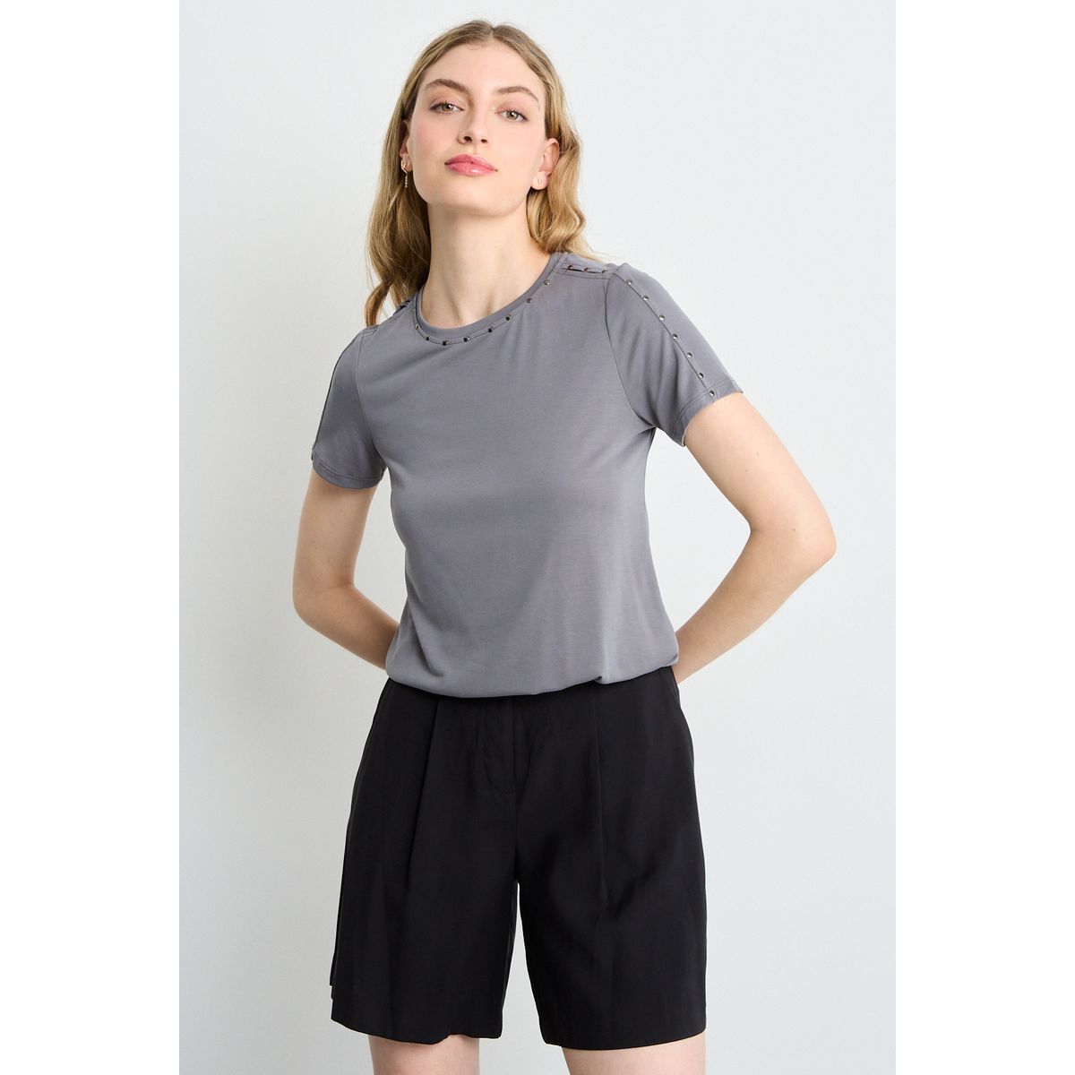 IO - Polera Manga Corta Mujer Gris Io