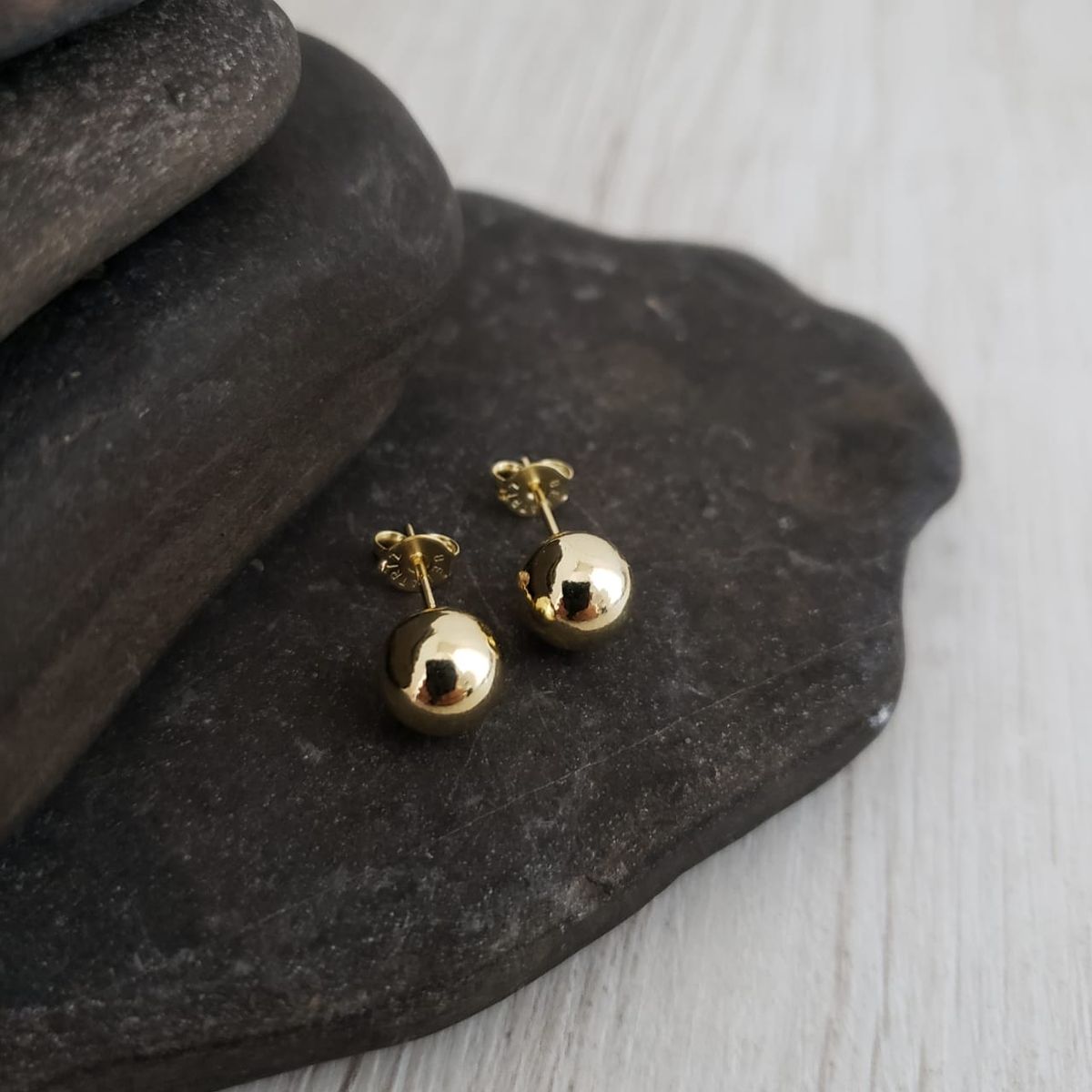 GENERICO - arete topo balin 8mm oro laminado de 18k