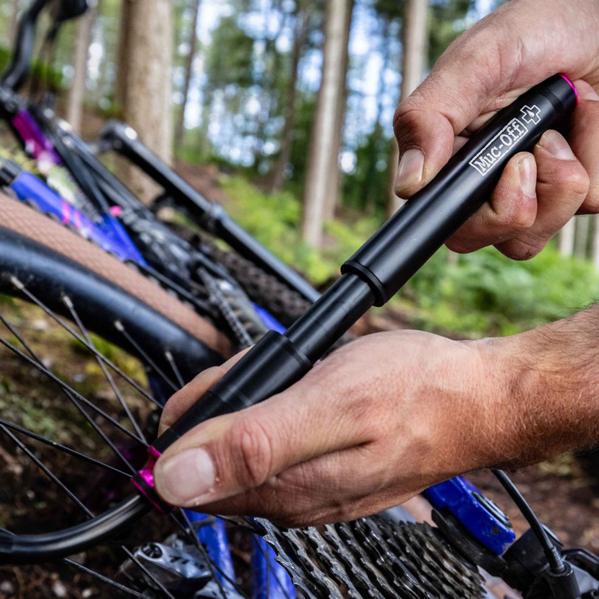 MUC OFF - BOMBIN MUC-OFF AIRMACH MINI (20981)