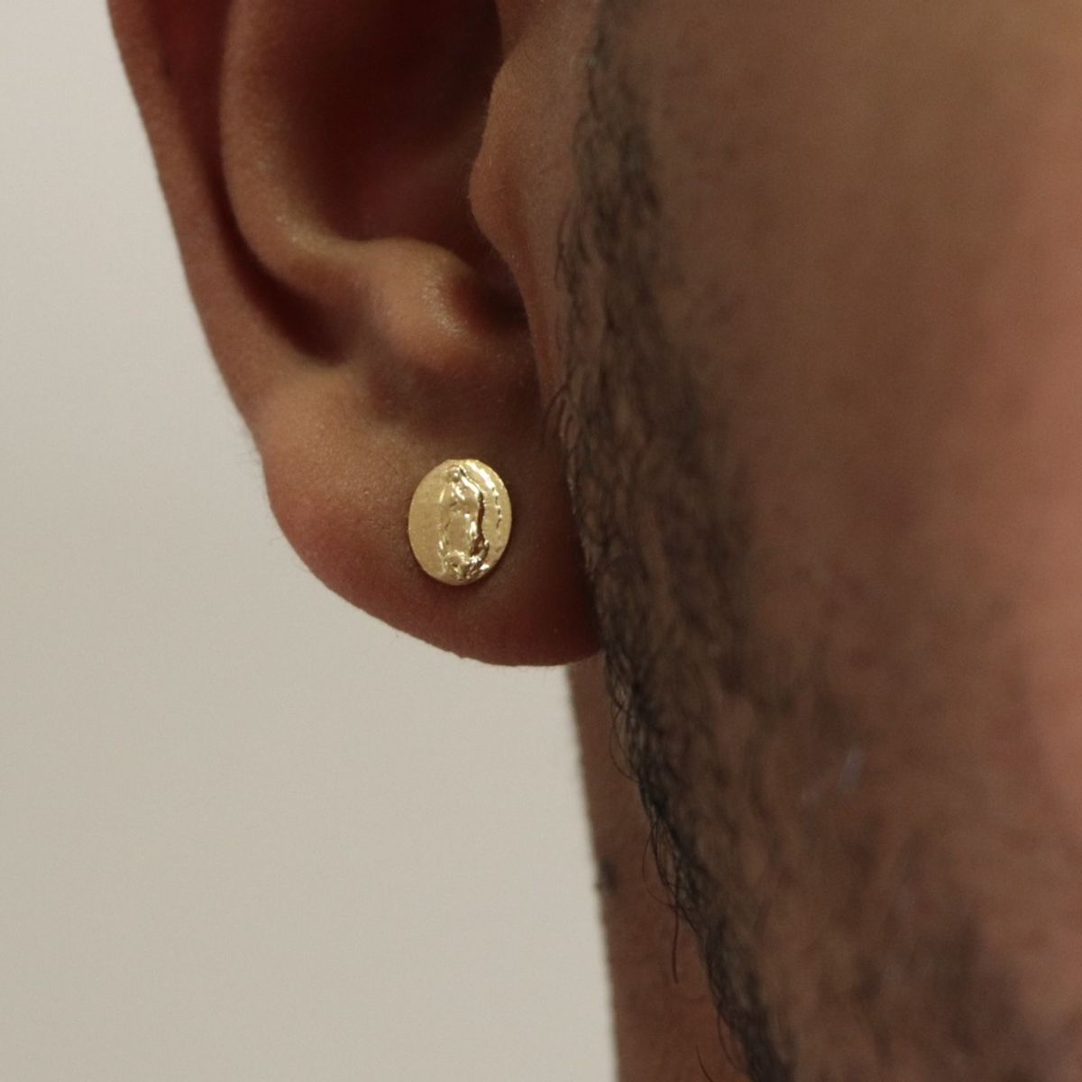 GENERICO - Arete virgen Guadalupe oro laminado 18k