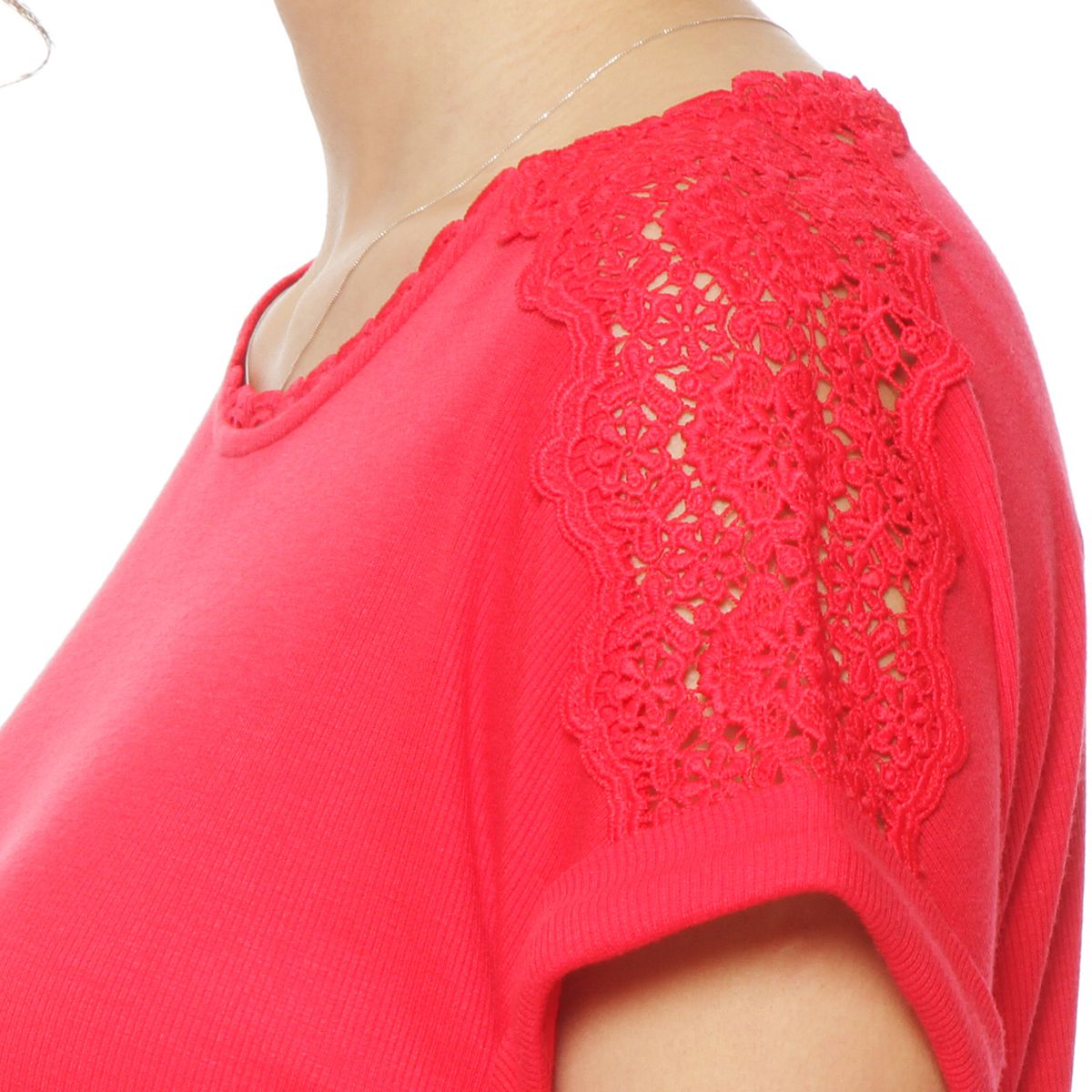 WADOS - POLERA MANGA CORTA ESCOTE V CON APLICACION